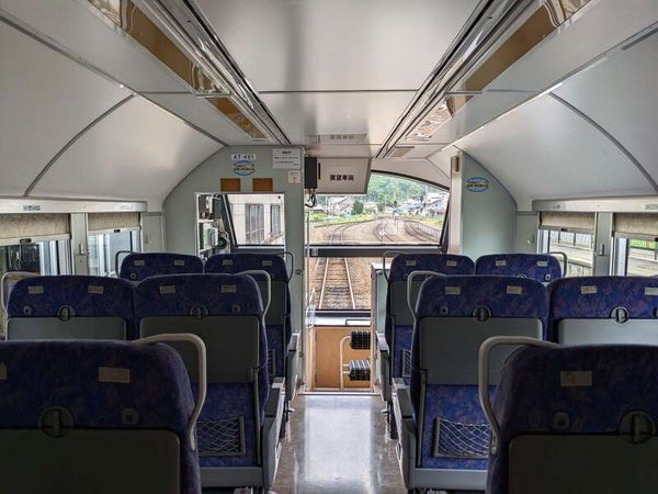 【宮城県内発】 紅葉の会津鉄道 「お座トロ展望列車」と秋色の大内宿&塔のへつり 葱一本でご賞味!ご当地グルメ“ねぎそば”体験(日帰り)3
